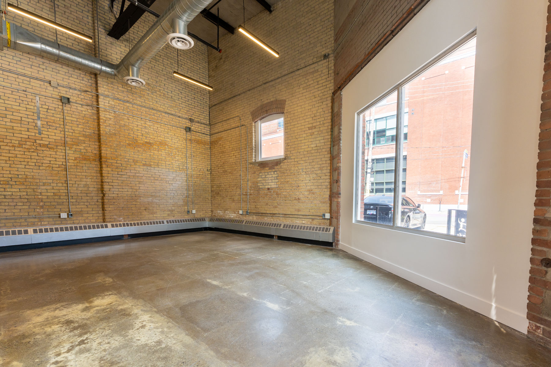Unit 1D interior, photo 2