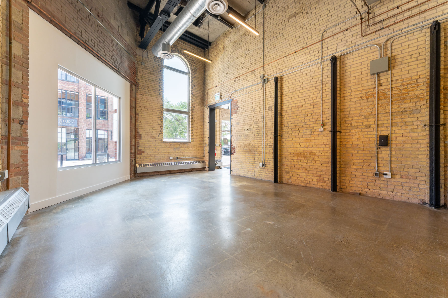 Unit 1D interior, photo 4