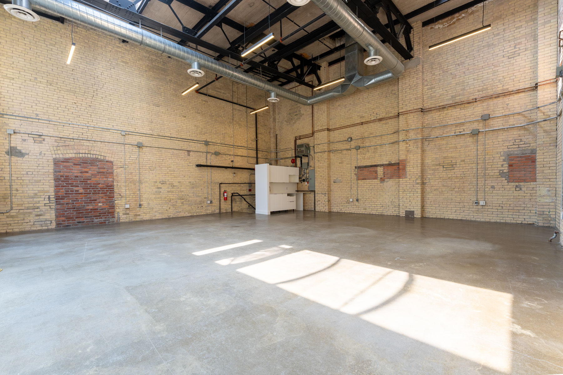 Unit 1D interior, photo 3